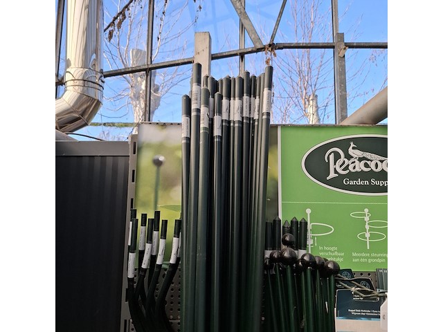 Partij plantensteunen en toebehoren o.a. peacock - afbeelding 45 van  55
