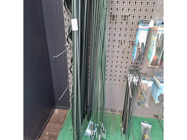 Partij plantensteunen en toebehoren o.a. peacock - afbeelding 52 van  55