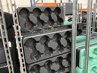 Partij plantentrays en mandjes - afbeelding 14 van  17