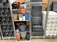 Partij plantentrays en mandjes - afbeelding 17 van  17