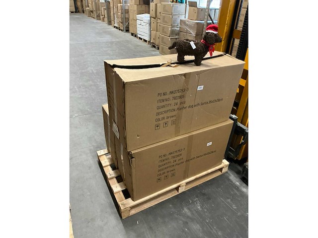 Partij planter dog with santa 35x12x28cm brown (72x) - afbeelding 5 van  6