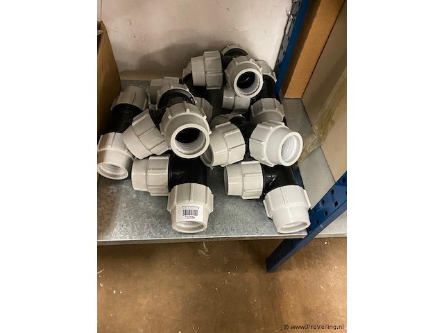 Partij plasson t-stuk 63 mm pn16 kiwa - 8 stuks - afbeelding 1 van  1