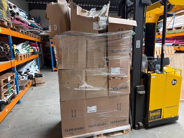 Partij plastic bekers (~9000st) - afbeelding 1 van  4