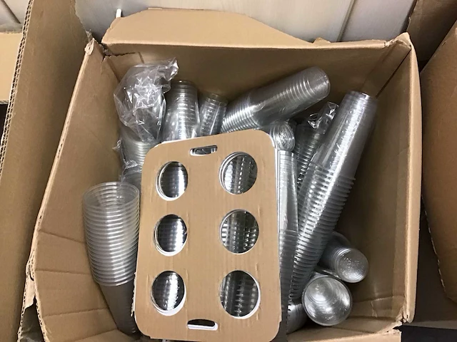 Partij plastic bekers - afbeelding 5 van  6