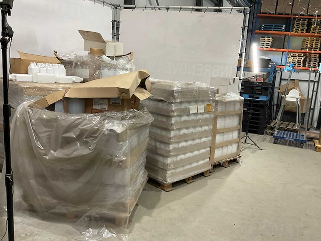 Partij plastic containers - afbeelding 12 van  14