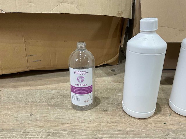 Partij plastic flessen - afbeelding 6 van  9