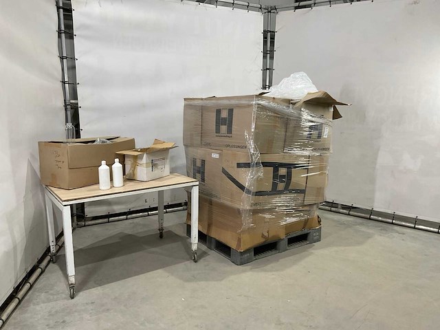 Partij plastic flessen - afbeelding 7 van  7