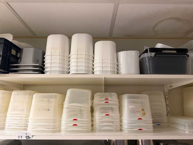 Partij plastic gastronormbakken en deksels - afbeelding 2 van  8