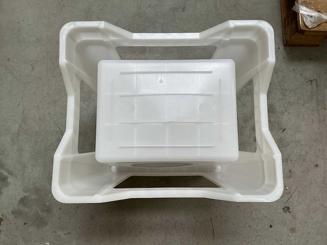 Partij plastice bloemenemmers 40x33x38cm (100x) - afbeelding 2 van  3