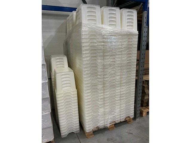 Partij plastice bloemenemmers 40x33x38cm (369x) - afbeelding 3 van  4