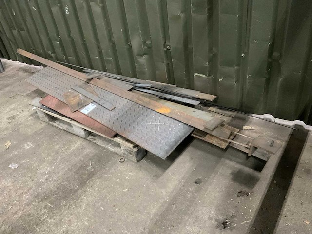 Partij platen en strips - afbeelding 1 van  2