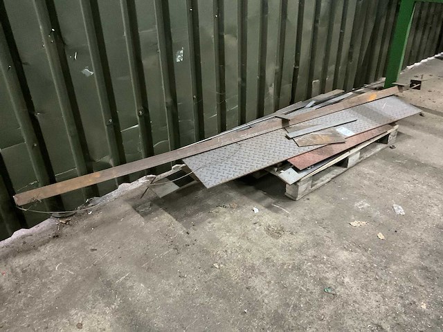 Partij platen en strips - afbeelding 2 van  2