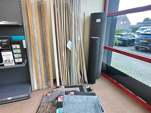 Partij plinten en deurmatten - afbeelding 1 van  5