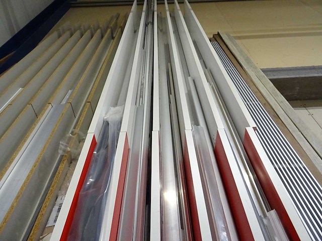 Partij plinten en profielen - afbeelding 6 van  8