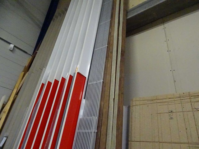 Partij plinten en profielen - afbeelding 7 van  8
