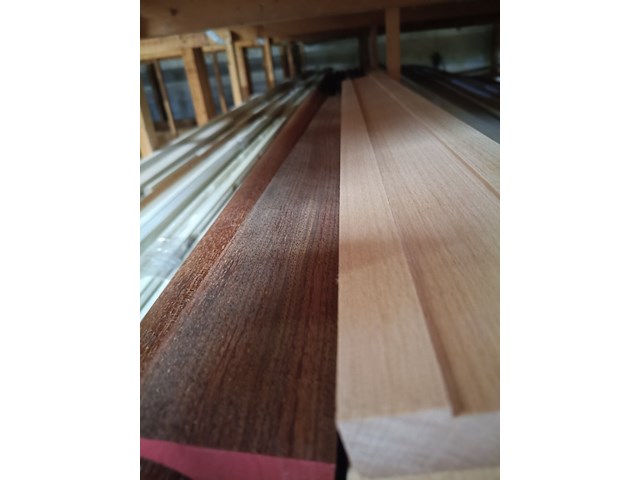 Partij plinten, ronde stok - afbeelding 2 van  4