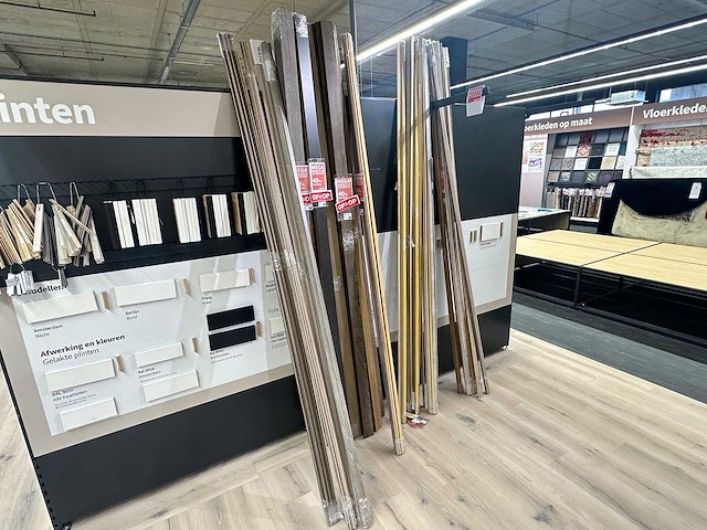 Partij plinten - afbeelding 1 van  5