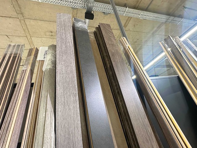 Partij plinten - afbeelding 2 van  5