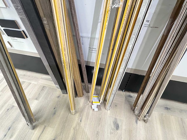 Partij plinten - afbeelding 5 van  5