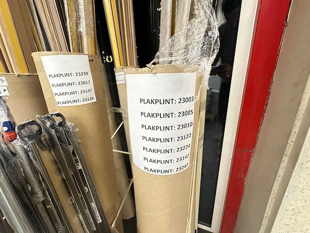 Partij plinten - afbeelding 2 van  4