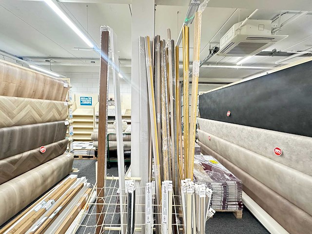 Partij plinten - afbeelding 1 van  5