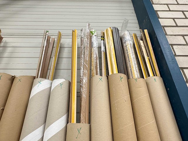 Partij plinten - afbeelding 3 van  5