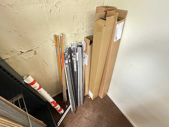 Partij plinten - afbeelding 7 van  7