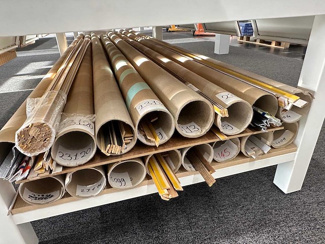 Partij plinten - afbeelding 2 van  3