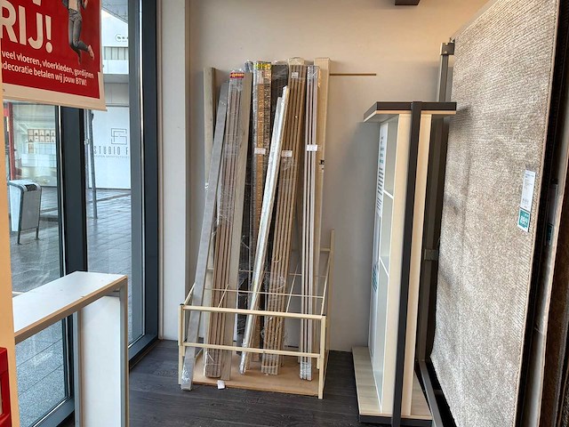 Partij plinten - afbeelding 1 van  4