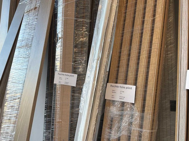 Partij plinten - afbeelding 4 van  4