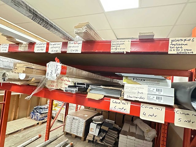 Partij plinten - afbeelding 4 van  4