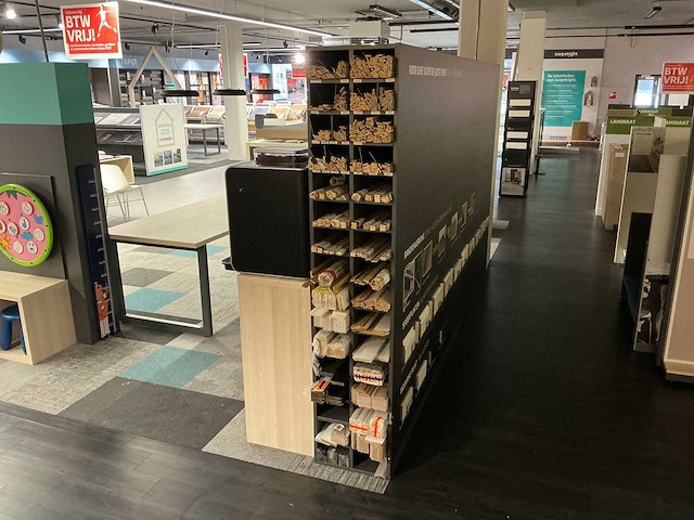 Partij plinten - afbeelding 1 van  5