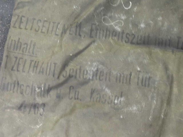 Partij plunjezakken en tentzeilen - afbeelding 4 van  4