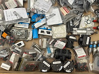 Partij pneumatiek onderdelen - afbeelding 2 van  11