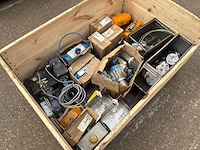 Partij pneumatische actuatoren en kleppen - afbeelding 2 van  7