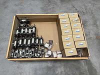 Partij pneumatische cilinders en smc onderdelen - afbeelding 4 van  7