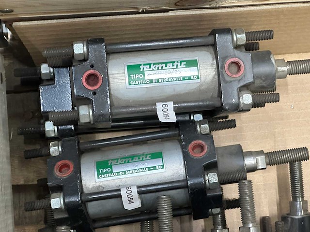 Partij pneumatische cilinders en smc onderdelen - afbeelding 6 van  7