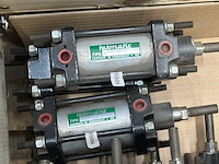 Partij pneumatische cilinders en smc onderdelen - afbeelding 6 van  7