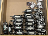 Partij pneumatische cilinders en smc onderdelen - afbeelding 7 van  7