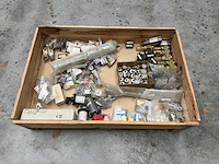 Partij pneumatische componenten – ventielen, filters, drukregelaars en manometers - festo smc - afbeelding 2 van  10