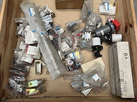 Partij pneumatische componenten – ventielen, filters, drukregelaars en manometers - festo smc - afbeelding 3 van  10