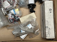 Partij pneumatische componenten – ventielen, filters, drukregelaars en manometers - festo smc - afbeelding 5 van  10