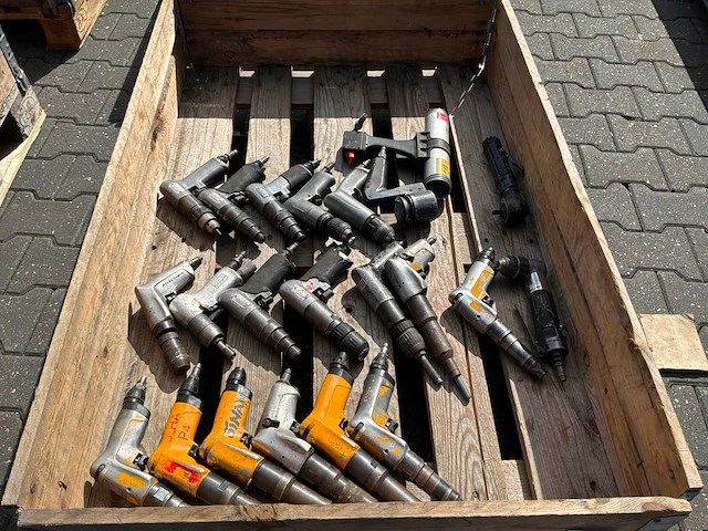 Partij pneumatische gereedschap - afbeelding 1 van  3
