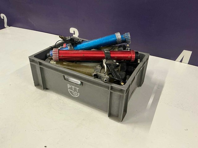 Partij pneumatische kitspuiten - afbeelding 1 van  6