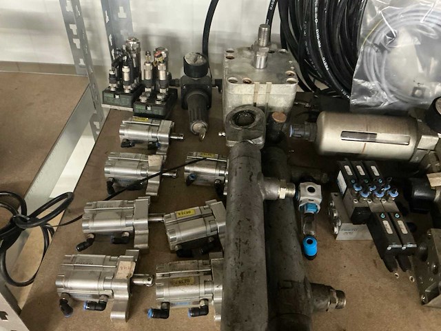 Partij pneumatische onderdelen - afbeelding 5 van  5