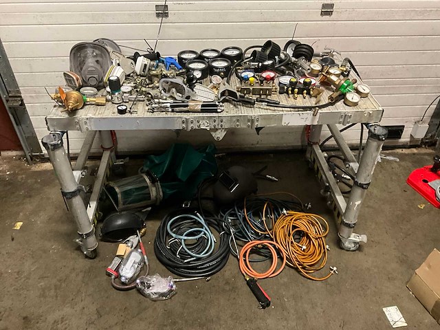 Partij pneumatische toebehoren - afbeelding 1 van  7