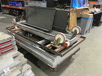 Partij podiumdelen op 3 pallets en een kar - afbeelding 6 van  9