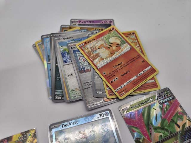 Partij pokémon kaarten met o.a. vintage kaarten, full art kaarten en 1 graded kaart - afbeelding 8 van  14