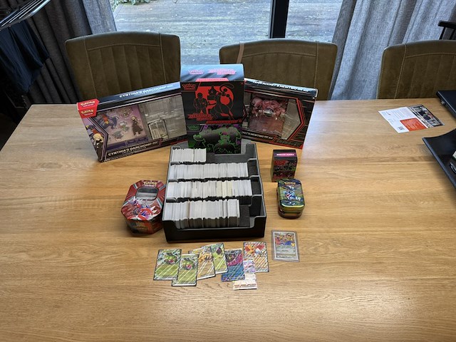 Partij pokémon kaarten, sword & shield / scarlet & violet, (+/- 2500 stuks) - afbeelding 1 van  16