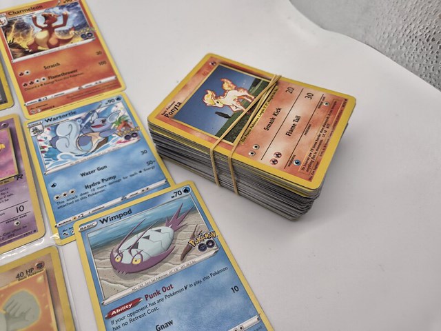 Partij pokémon verzamelkaarten bestaande uit kaarten uit diverse series (o.a. vintage) - afbeelding 6 van  9